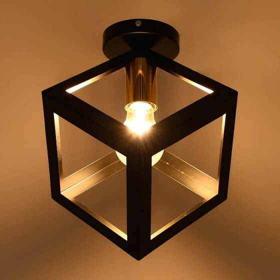 Φωτιστικό οροφής μαύρος κύβος 25x25cm με χρυσαφί ντουί Ε27