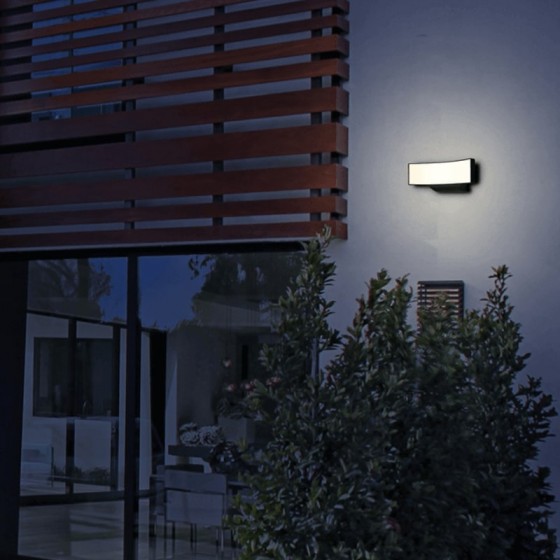 Στεγανή απλίκα αλουμινίου LED με καμπύλη 11x28.5cm